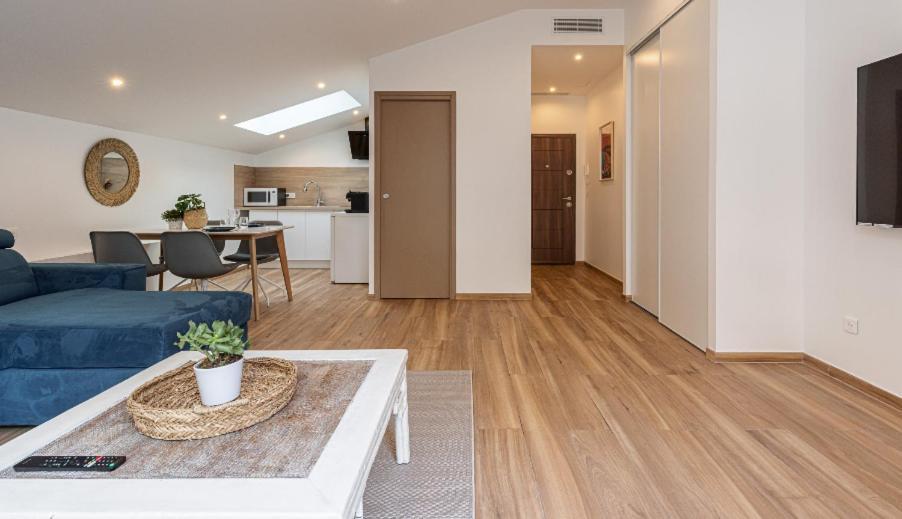 Studio Cozy Avec Terrasse N12 Ницца Экстерьер фото